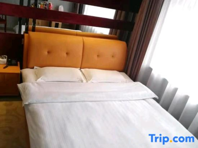Zichuan Chenyi Hotel
