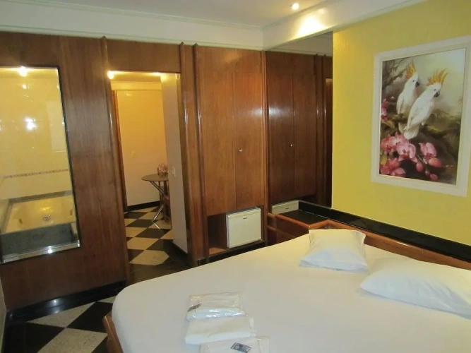 Quadruple Suite