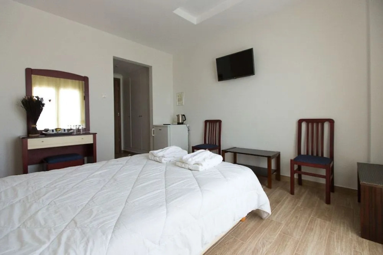 Flisvos Rooms