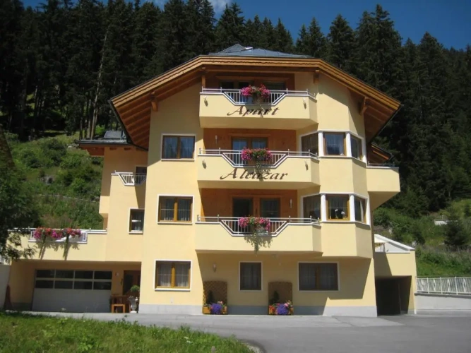 2 Bedrooms Apartment with balcony