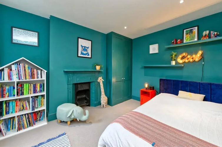 4 Bedroom House Barnes