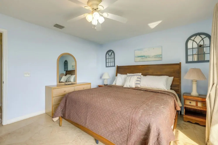 Oceanside: Beachfront Fort Pierce Retreat