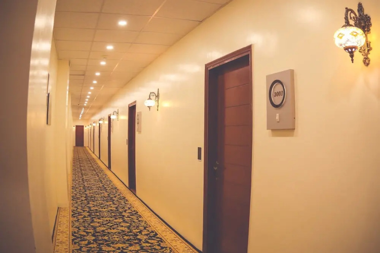 The Palace Suites Hotel