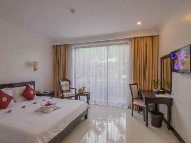 Standard Triple room with balcony and with view