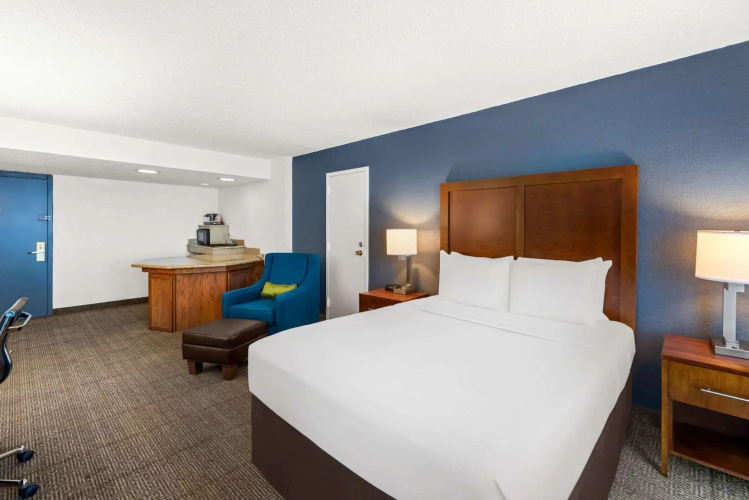 Comfort Inn & Suites Omaha Central