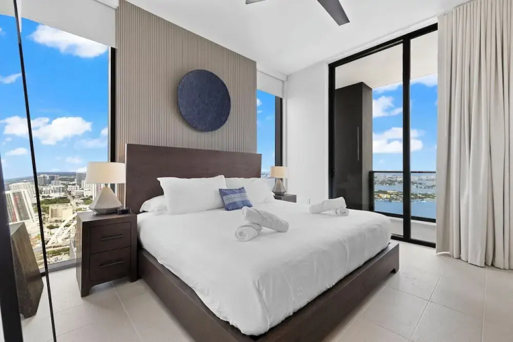 Bayfront View PH 3BR in Downtown Miami