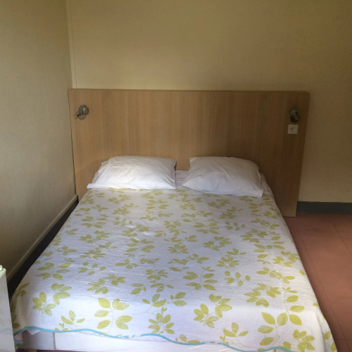 Au Royal Mad Hotel