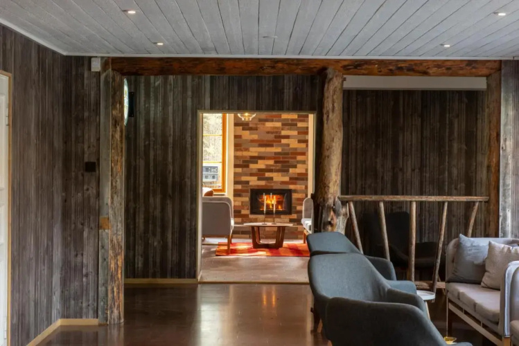 Arctic River Lodge