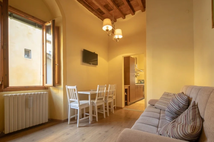2 Bedrooms Apartment with city view