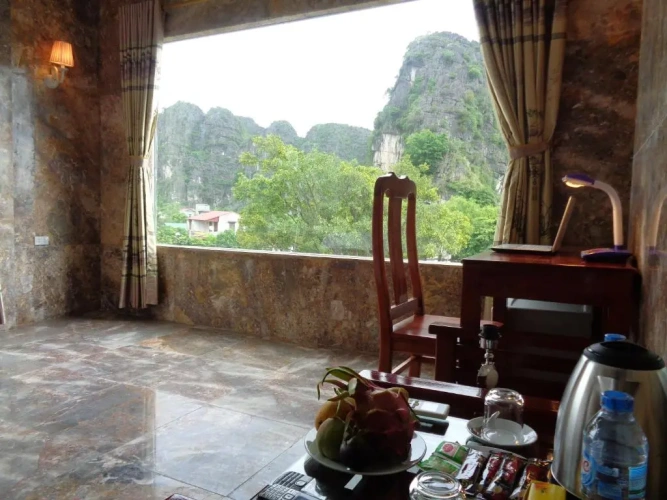 Standard room with mountain view