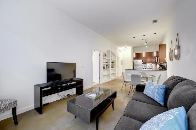 StayLo Luxury 1 Bedroom Apartment