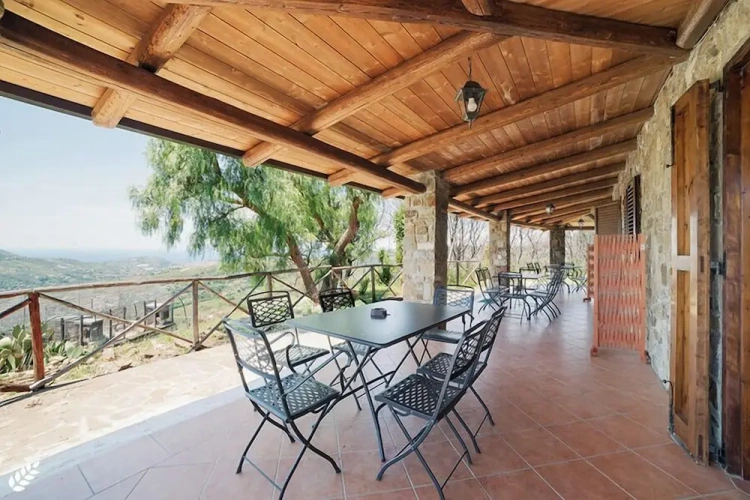 Classic Quadruple room with sea view