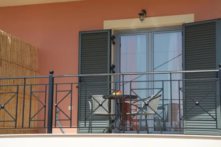Lotus Sea View Studio Apartment 2