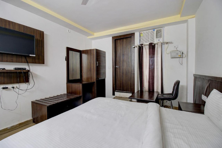 OYO 189 Charbagh Lucknow