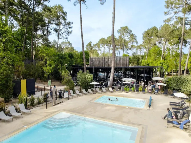 Apartment by Opal Coast Beach With Pool Access