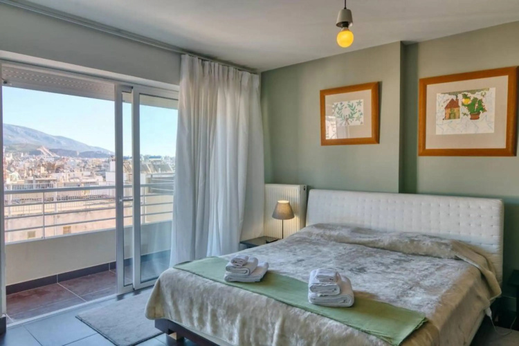 Pristine penthouse with Parthenon view by the pool