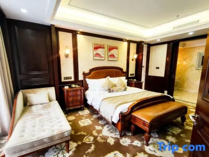 Deluxe Double Suite with garden view
