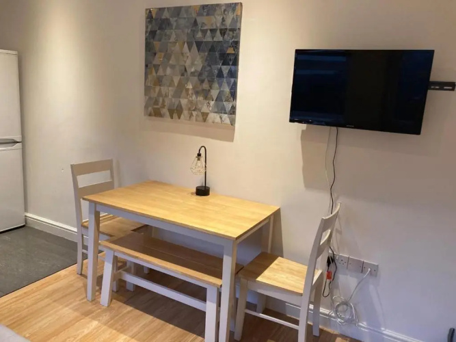 Kingsway Apartment