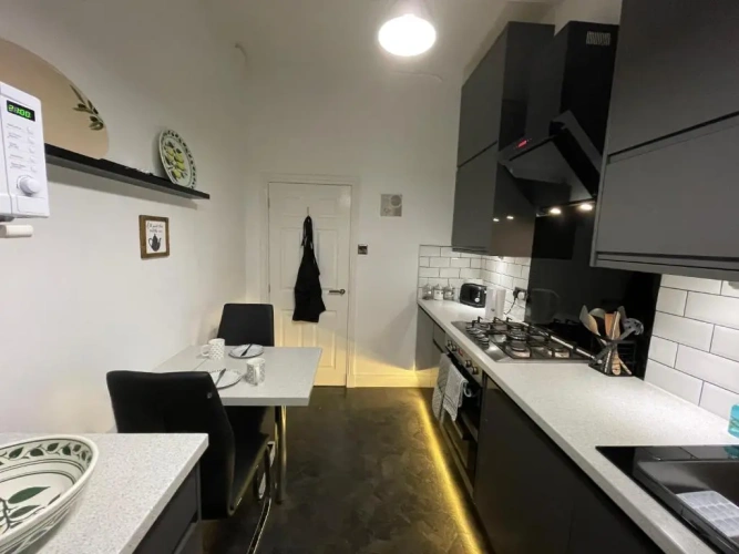 2 Bedrooms Apartment