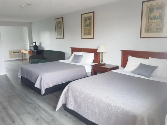 Deluxe Family Suite