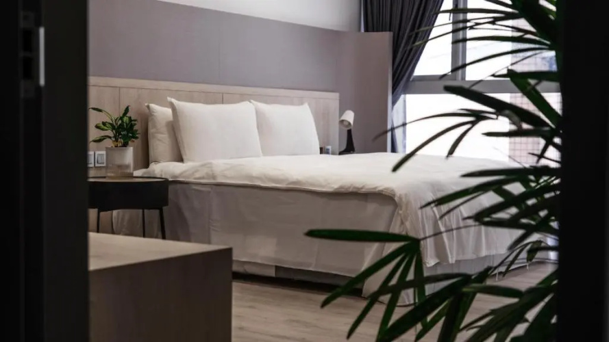 1Li7E Hotel