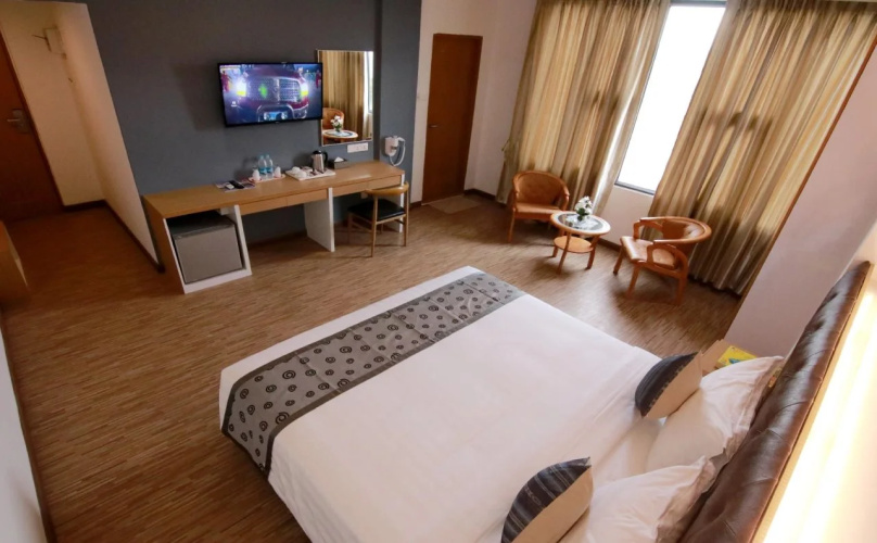 Botahtaung Hotel