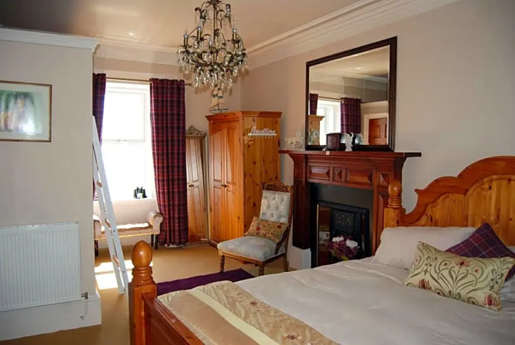 Orsay House