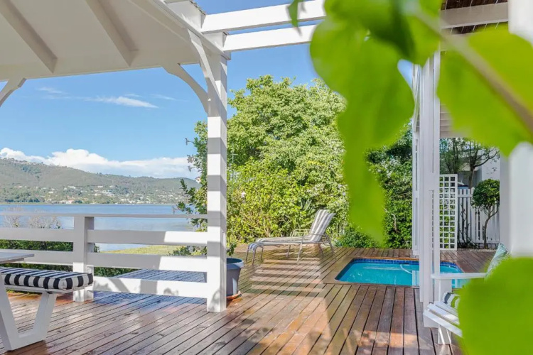 Thesen Lagoon House