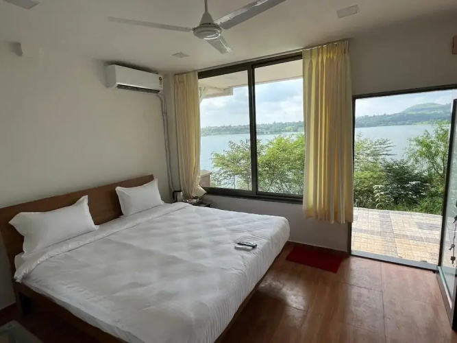 Shvas Island Resort
