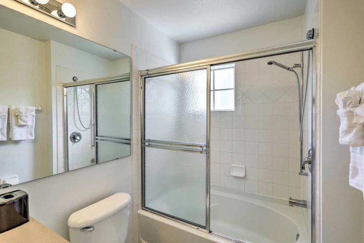 3 Bedrooms Apartment