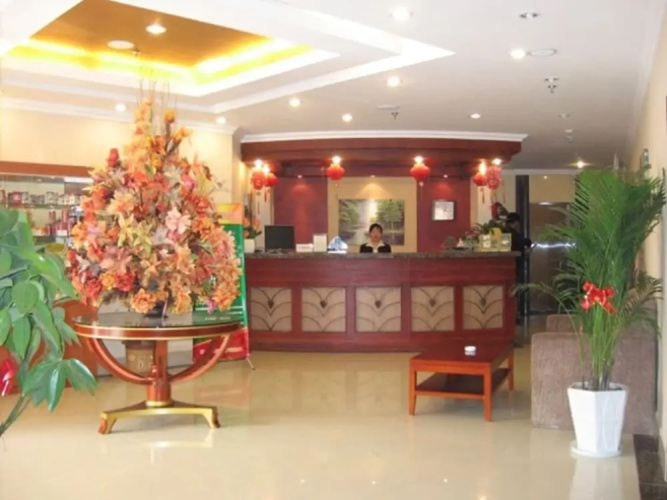 Green Tree Inn Zhenjiang Zhongyang Street RT-MART
