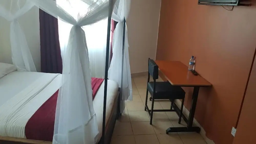 Lila Hotel