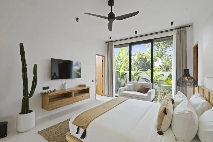 Marbella Villa by Betterplace