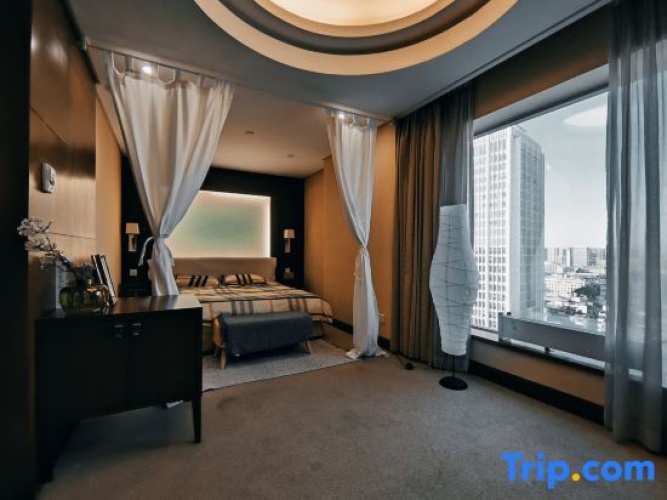 Luxury Suite