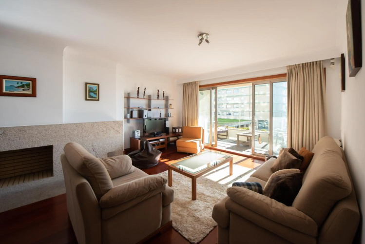 Apartament em condominio com Piscina