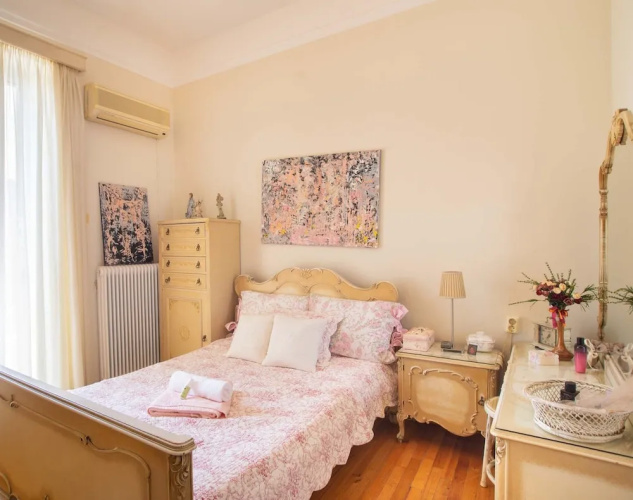 Classic Central Athinian Apartment