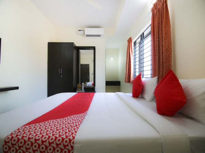 OYO 13595 VT Residency