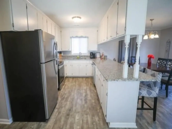 3 Bedrooms Apartment
