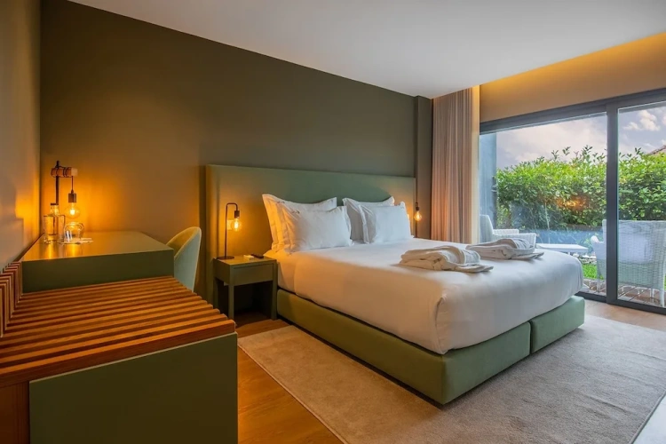 Deluxe Suite with balcony