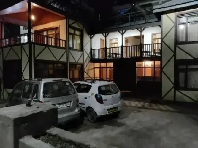 Hotel Manu Deluxe
