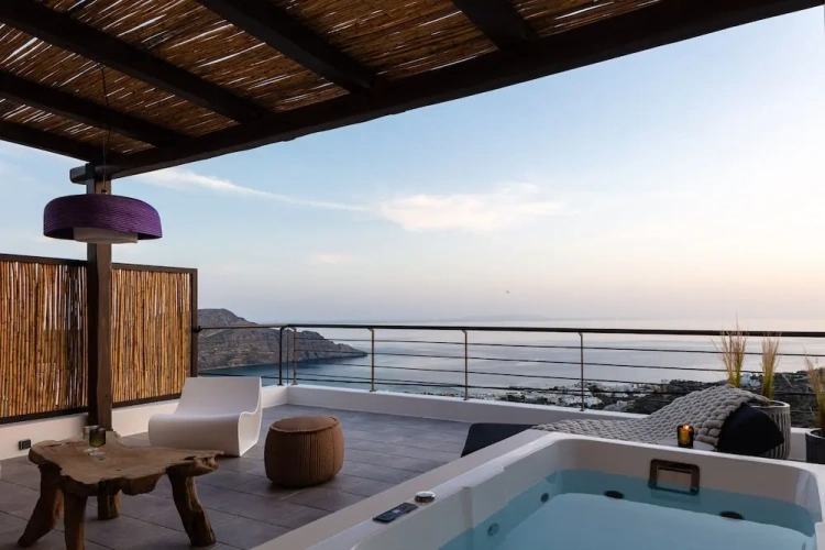 2 Bedrooms Apartment with balcony and with sea view