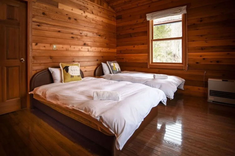 Woodpecker Chalet