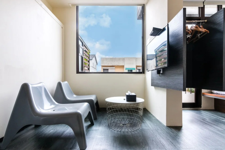 波波旅店外景图