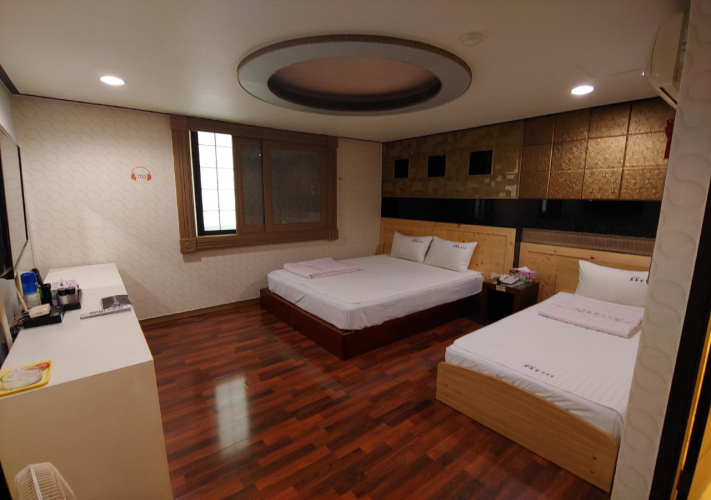 Changwon Myeongseodong Hotel Sky