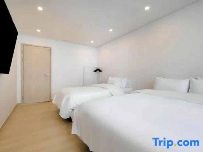 Twin Family Suite