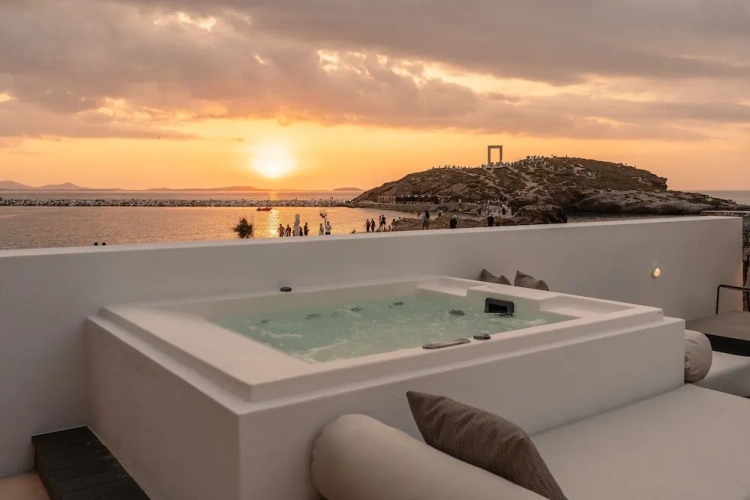 4 Bedrooms Standard room with balcony and with sea view