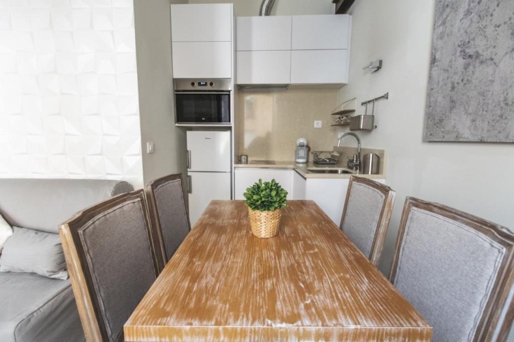 1 Bedroom Apartment