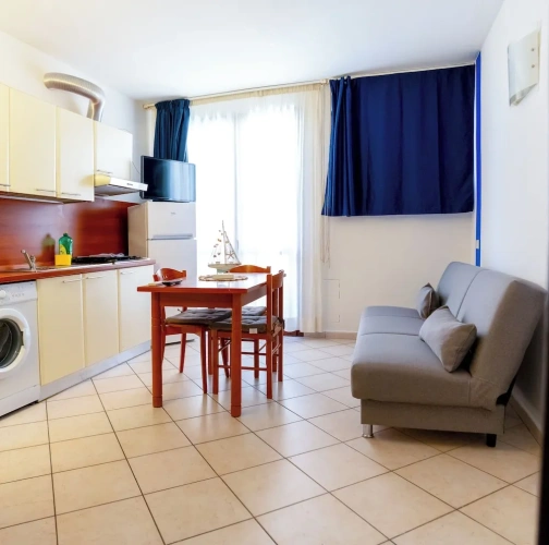 1 Bedroom Standard room with balcony and with courtyard view