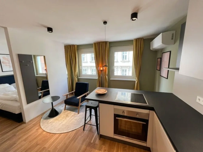 Deluxe Studio