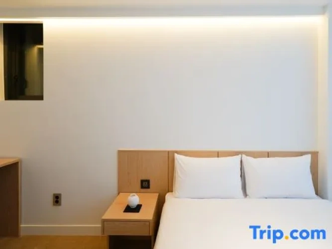 Standard Triple Suite